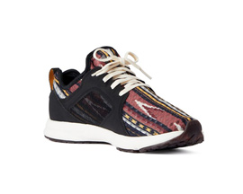 Ariat® Women's Fuse Serape Sneaker - Burgundy