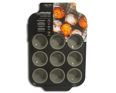 Muffin Pan W/ Liners - 12 Cup -