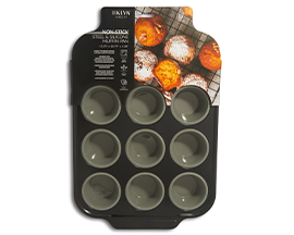 Muffin Pan W/ Liners - 12 Cup -