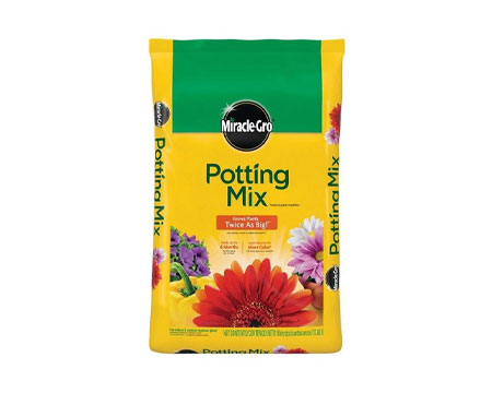 Miracle-Gro&reg; Potting Mix with Fertilizer 16 Qt